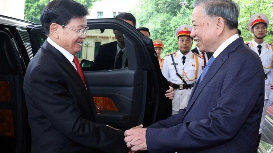 Party General Secretary To Lam hosts Lao leader Thongloun Sisoulith